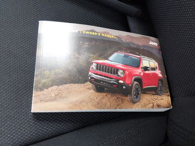 2023 Jeep Renegade — photo 16 view