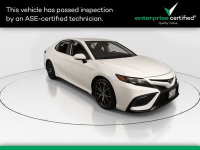 2024 Toyota Camry SE Auto — front three-quarter view
