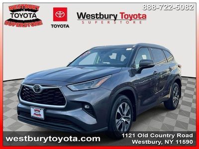 2022 Toyota Highlander - Photo 5