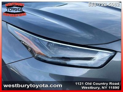 2022 Toyota Highlander - Photo 13