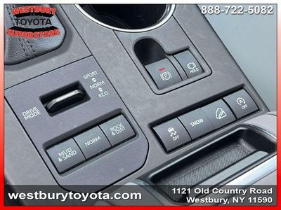 2022 Toyota Highlander - Photo 34