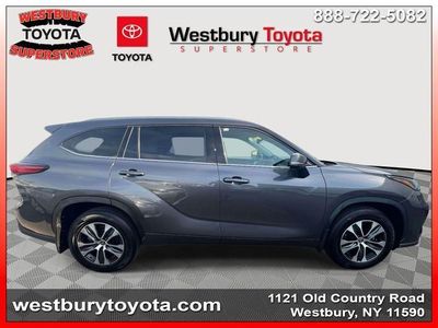 2022 Toyota Highlander - Photo 6