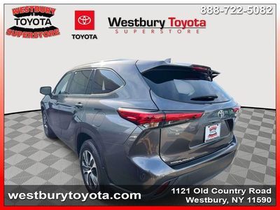 2022 Toyota Highlander - Photo 11