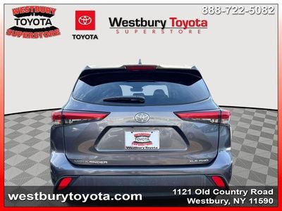 2022 Toyota Highlander - Photo 9