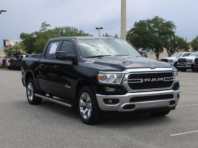 2024 RAM 1500 Big Horn in Diamond Black Crystal Pearlcoat — front three-quarter view