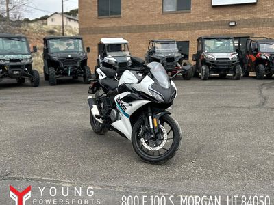 2024 CFMOTO 300SS - Photo 1