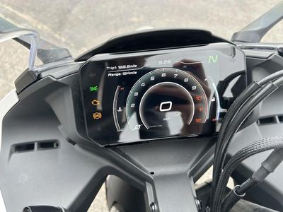 2024 CFMOTO 300SS - Photo 9