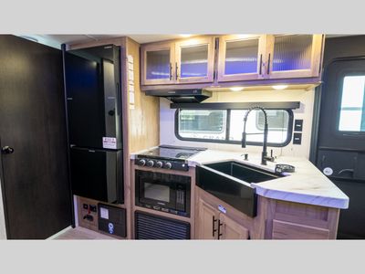 2025 Forest River RV Cherokee Grey Wolf - Photo 18