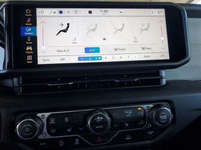 2026 Jeep Wrangler — photo 27 view