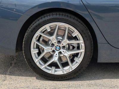 2025 BMW 3 Series - Photo 9