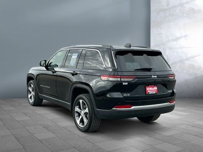 2023 Jeep Grand Cherokee - Photo 4