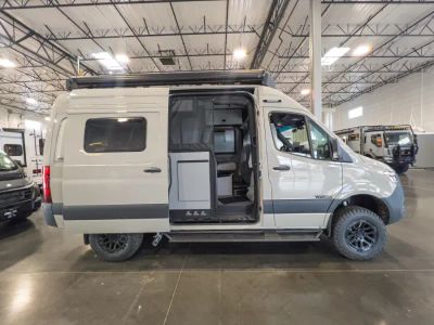 2027 Winnebago REVEL — photo 15 view