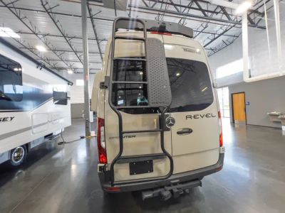 2027 Winnebago REVEL — photo 18 view