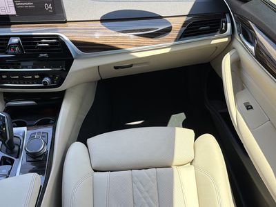 2023 BMW 5 Series - Photo 16