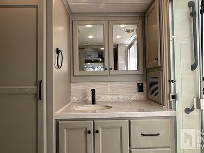 2026 Tiffin Motorhomes Allegro Red - Photo 12