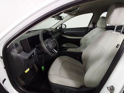2025 Hyundai Sonata — photo 18 view