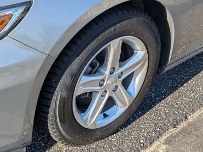 2023 Chevrolet Malibu — photo 8 view