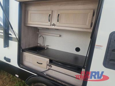 2021 Coachmen RV Spirit Ultra Lite — photo 9 view