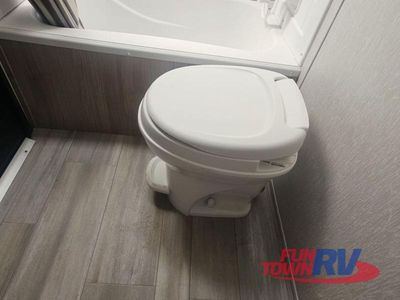 2021 Coachmen RV Spirit Ultra Lite — photo 32 view