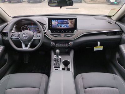 2025 Nissan Altima - Photo 13