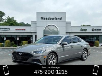 2022 Hyundai Sonata SEL in Hampton Gray — front three-quarter view