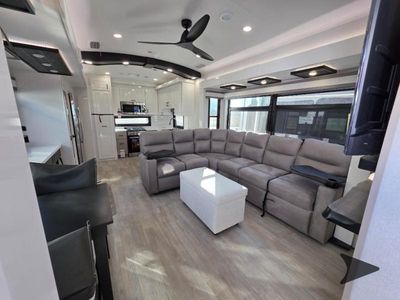 2026 Jayco Pinnacle — photo 23 view