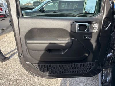 2026 Jeep Gladiator — photo 54 view