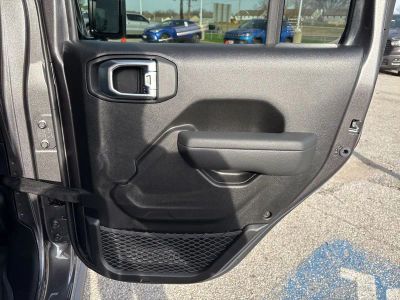2026 Jeep Gladiator — photo 42 view