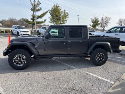 2026 Jeep Gladiator — photo 17 view