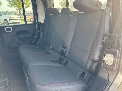 2026 Jeep Gladiator — photo 41 view