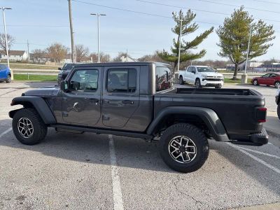 2026 Jeep Gladiator — photo 19 view
