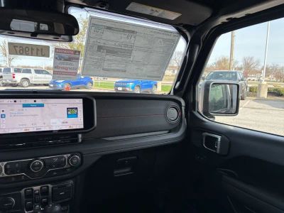 2026 Jeep Gladiator — photo 48 view