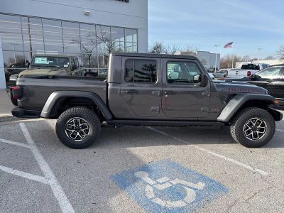 2026 Jeep Gladiator — photo 32 view
