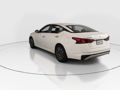 2025 Nissan Altima — detail view