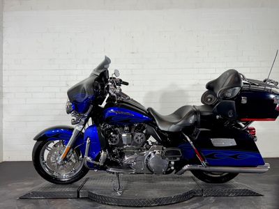 2011 Harley-Davidson CVO Ultra Classic Electra Glide - Photo 5