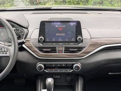 2025 Nissan Altima — photo 17 view