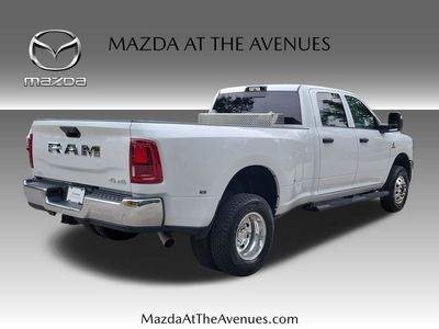 2025 Ram 3500 - Photo 4