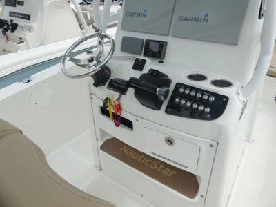 2019 NauticStar 2602 Legacy - Photo 10