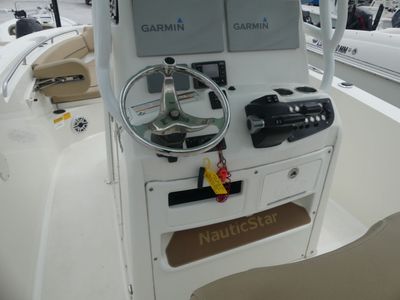 2019 NauticStar 2602 Legacy - Photo 11