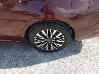2024 Nissan Altima — photo 10 view