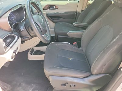 2022 Chrysler Voyager - Photo 4