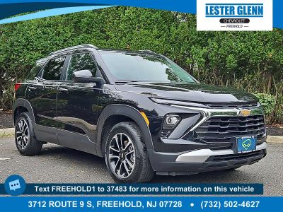 2024 Chevrolet Trailblazer LT in Mosaic Black Metallic — front three-quarter view
