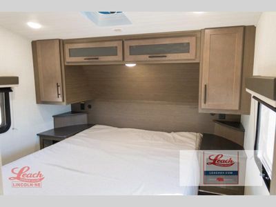 2026 Cougar Sport 2700BH — photo 26 view