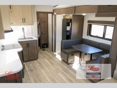 2026 Cougar Sport 2700BH — photo 11 view