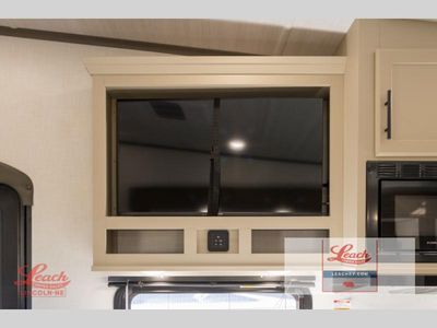 2026 Cougar Sport 2700BH — photo 18 view