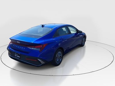2024 Hyundai Elantra — photo 7 view