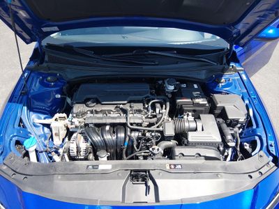 2024 Hyundai Elantra — photo 9 view