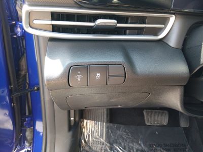 2024 Hyundai Elantra — photo 13 view