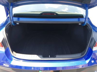 2024 Hyundai Elantra — photo 11 view