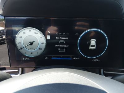 2024 Hyundai Elantra — photo 14 view